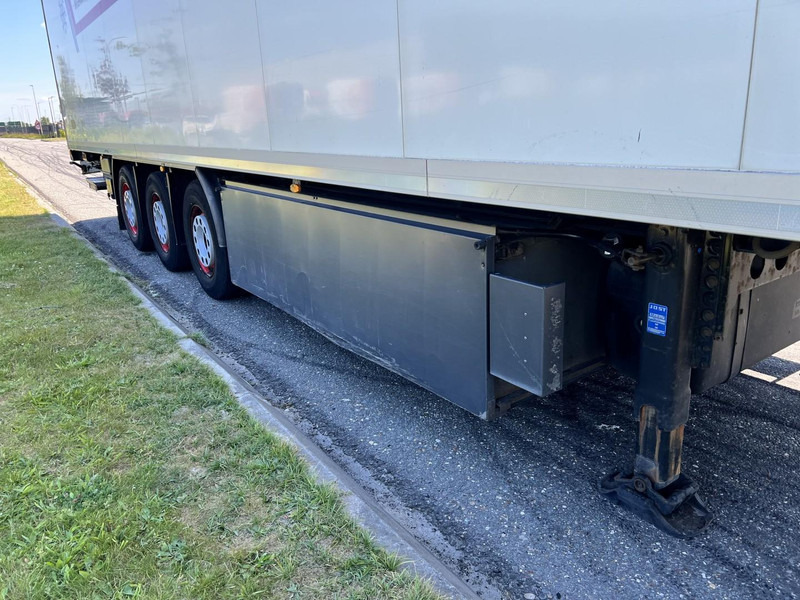 Kögel 3 - assige koeloplegger Carrier vector 1550 - Semirimorchio frigorifero: foto 4 Kögel 3 - assige koeloplegger Carrier vector 1550 - Semirimorchio frigorifero: foto 4