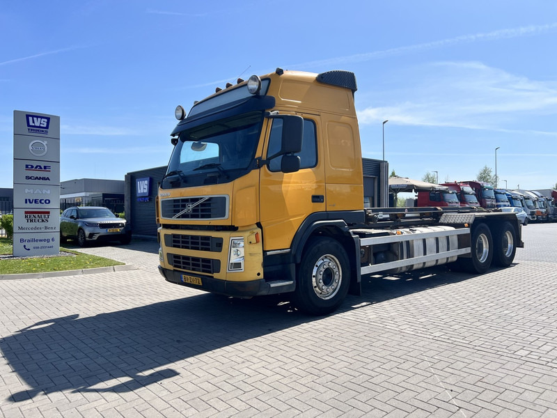 Volvo FM480 6X2 containersysteem Globetrotter / NCH systeem / 10 Tyres - Camion con sistema di cavi: foto 1 Volvo FM480 6X2 containersysteem Globetrotter / NCH systeem / 10 Tyres - Camion con sistema di cavi: foto 1