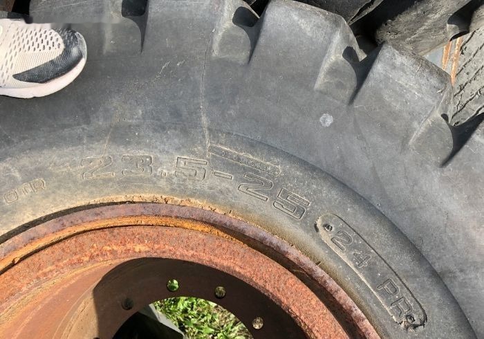 Anvelope Cu 24PR 4 BUC VOLA Incarcator VOLVO KOMATSU JCB - Ruota completa: foto 3 Anvelope Cu 24PR 4 BUC VOLA Incarcator VOLVO KOMATSU JCB - Ruota completa: foto 3