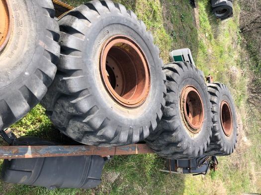 Anvelope Cu 24PR 4 BUC VOLA Incarcator VOLVO KOMATSU JCB - Ruota completa: foto 1 Anvelope Cu 24PR 4 BUC VOLA Incarcator VOLVO KOMATSU JCB - Ruota completa: foto 1