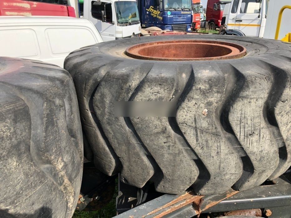 Anvelope Cu 24PR 4 BUC VOLA Incarcator VOLVO KOMATSU JCB - Ruota completa: foto 3 Anvelope Cu 24PR 4 BUC VOLA Incarcator VOLVO KOMATSU JCB - Ruota completa: foto 3