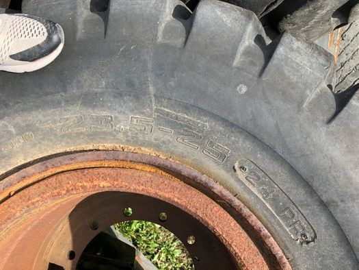 Anvelope Cu 24PR 4 BUC VOLA Incarcator VOLVO KOMATSU JCB - Ruota completa: foto 4 Anvelope Cu 24PR 4 BUC VOLA Incarcator VOLVO KOMATSU JCB - Ruota completa: foto 4