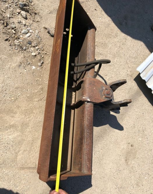Caterpillar Volvo, JCB, Yanmar, Kubota 123 cm latime - Benna per escavatore: foto 1 Caterpillar Volvo, JCB, Yanmar, Kubota 123 cm latime - Benna per escavatore: foto 1