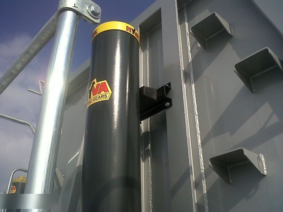 Cilindrii basculare semiremorca bascula din dezmembrari - Cilindro idraulico per Camion: foto 1 Cilindrii basculare semiremorca bascula din dezmembrari - Cilindro idraulico per Camion: foto 1