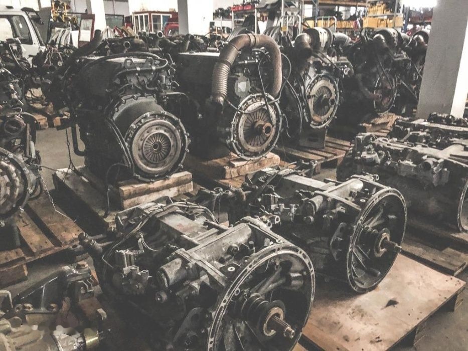 Motor Mercedes Actros / Axor din dezmembrari V6 , V8 , 6 Linie - Motore per Camion: foto 1 Motor Mercedes Actros / Axor din dezmembrari V6 , V8 , 6 Linie - Motore per Camion: foto 1