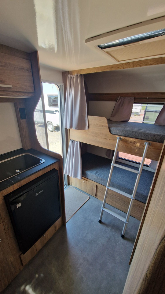 N-LAZUR Niewiadów Nowa Przyczepa Kempingowa dla 4 osób z Łazienką - Caravan: foto 3 N-LAZUR Niewiadów Nowa Przyczepa Kempingowa dla 4 osób z Łazienką - Caravan: foto 3