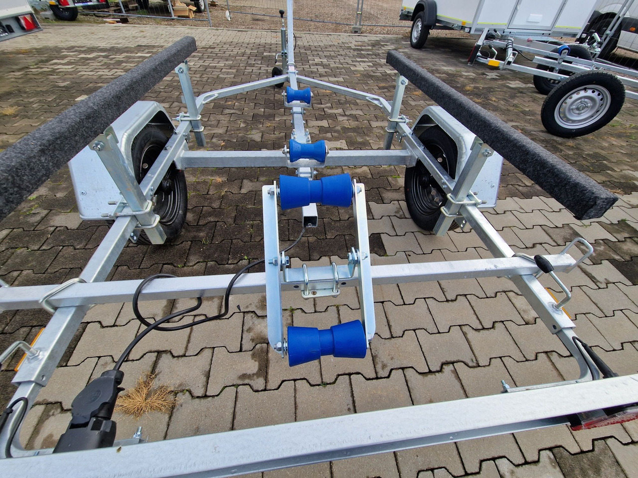 Nowa Przyczepa 2025 Podłodziowa ponton łódź Niewiadów P400 P415 do 6m - Rimorchio bisarca: foto 1 Nowa Przyczepa 2025 Podłodziowa ponton łódź Niewiadów P400 P415 do 6m - Rimorchio bisarca: foto 1