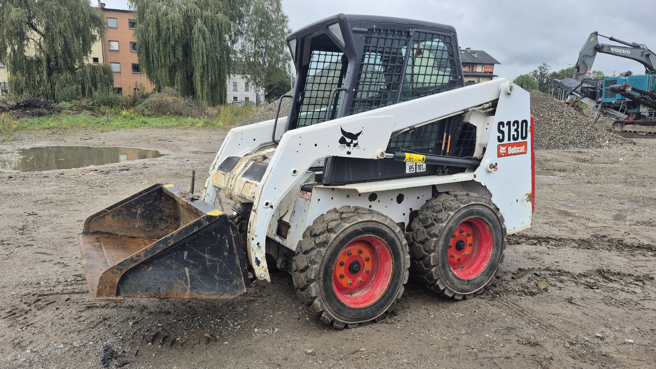 BOBCAT S130 - Minipala: foto 1 BOBCAT S130 - Minipala: foto 1