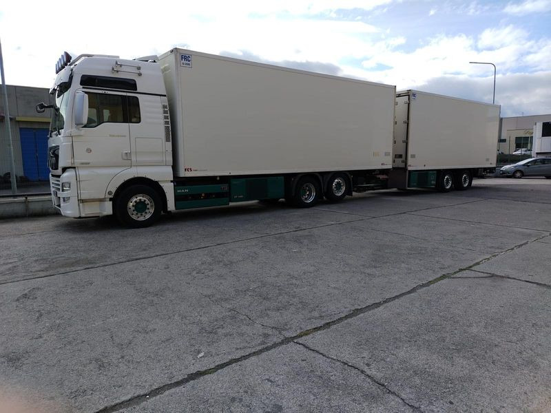 AUTOTRENO FRIGO MAN TGX TGX 26.580 6x2-4 LL - Autocarro frigorifero: foto 1 AUTOTRENO FRIGO MAN TGX TGX 26.580 6x2-4 LL - Autocarro frigorifero: foto 1