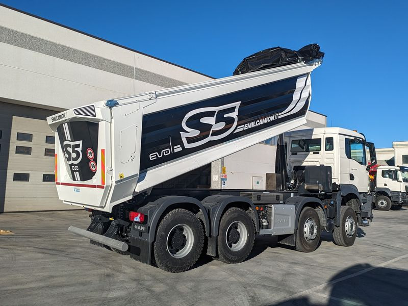 CAMION RIBALTABILE 4 ASSI 520 hp VASCA S5 NUOVO MAN TGS 41.520 8x4 BB CH - Autocarro ribaltabile: foto 3 CAMION RIBALTABILE 4 ASSI 520 hp VASCA S5 NUOVO MAN TGS 41.520 8x4 BB CH - Autocarro ribaltabile: foto 3