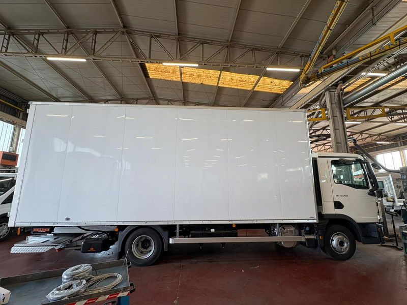 CUBO CON PEDANA 4x2 250hp MAN TGL 12.250 4x2 BL CH - Autocarro furgonato: foto 2 CUBO CON PEDANA 4x2 250hp MAN TGL 12.250 4x2 BL CH - Autocarro furgonato: foto 2