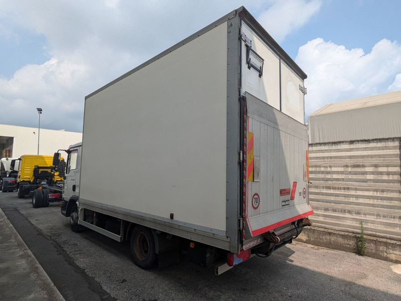 Camion cassone coibentato MAN MAN TGL 7.180 - Autocarro furgonato: foto 3 Camion cassone coibentato MAN MAN TGL 7.180 - Autocarro furgonato: foto 3