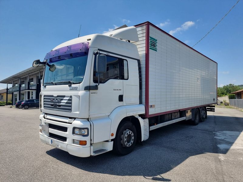 Cubo MAN TGA 26.390 - Autocarro furgonato: foto 1 Cubo MAN TGA 26.390 - Autocarro furgonato: foto 1