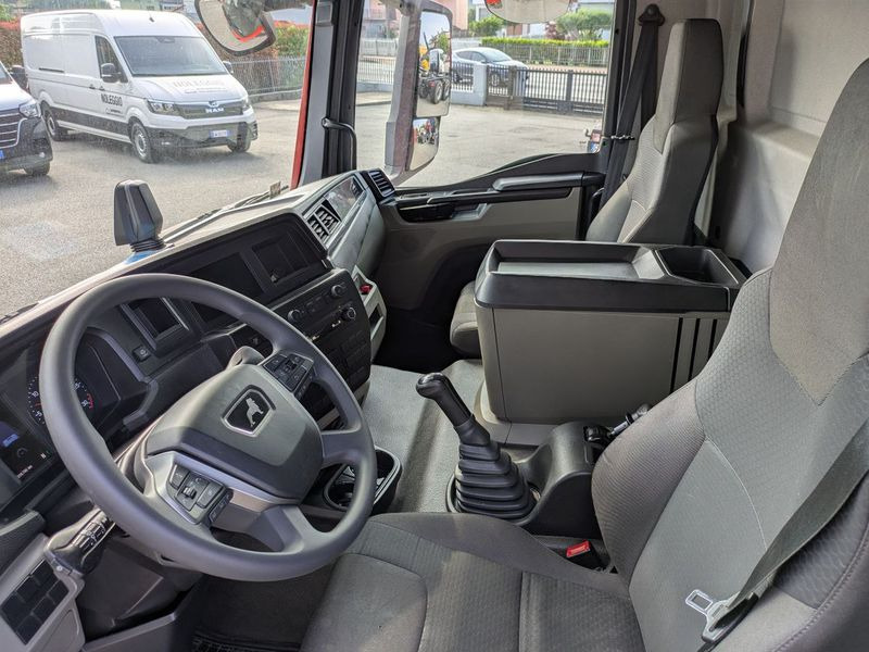 MAN TGL Cubo con pedana 7,5 tonn EURO6 MAN TGL 7,5 tonn EURO6 - Autocarro furgonato: foto 4 MAN TGL Cubo con pedana 7,5 tonn EURO6 MAN TGL 7,5 tonn EURO6 - Autocarro furgonato: foto 4