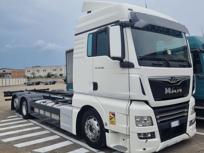Motrice MAN TGX 6x2 MAN TGX 26.500 - Autocarro portacontainer/ Caisse interchangeable: foto 1 Motrice MAN TGX 6x2 MAN TGX 26.500 - Autocarro portacontainer/ Caisse interchangeable: foto 1