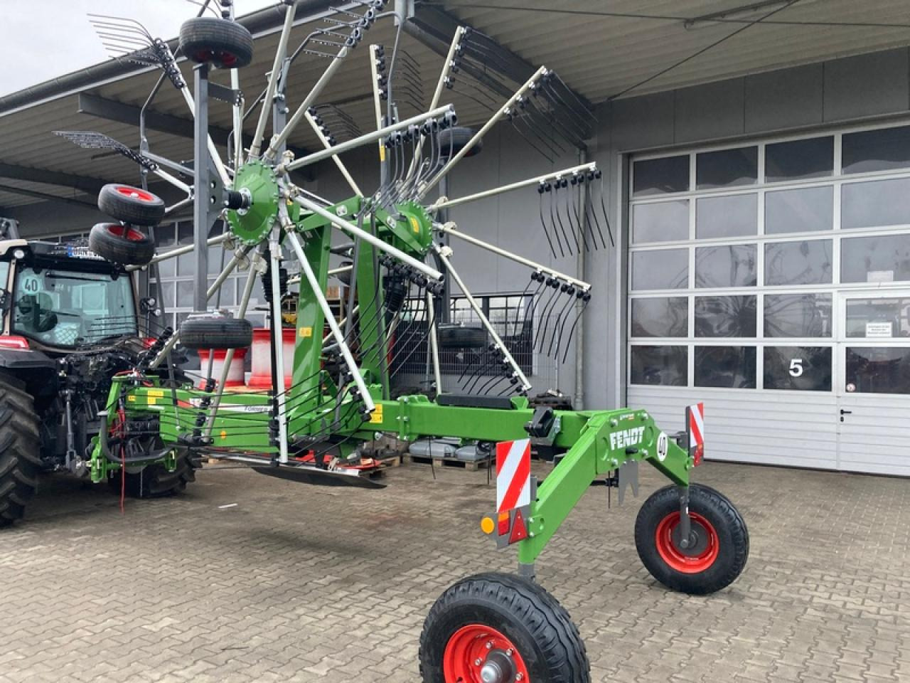 Fendt FORMER 880 MITTELSCHWADER - Voltafieno: foto 4 Fendt FORMER 880 MITTELSCHWADER - Voltafieno: foto 4