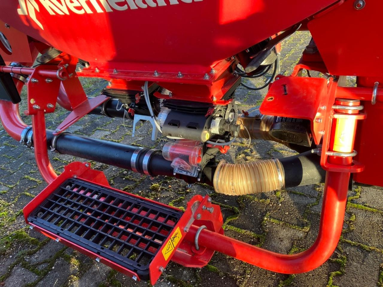 Seminatrice di precisione Kverneland OPTIMA 12 SX + FRONTTANK//GEOSEED: foto 8 Seminatrice di precisione Kverneland OPTIMA 12 SX + FRONTTANK//GEOSEED: foto 8