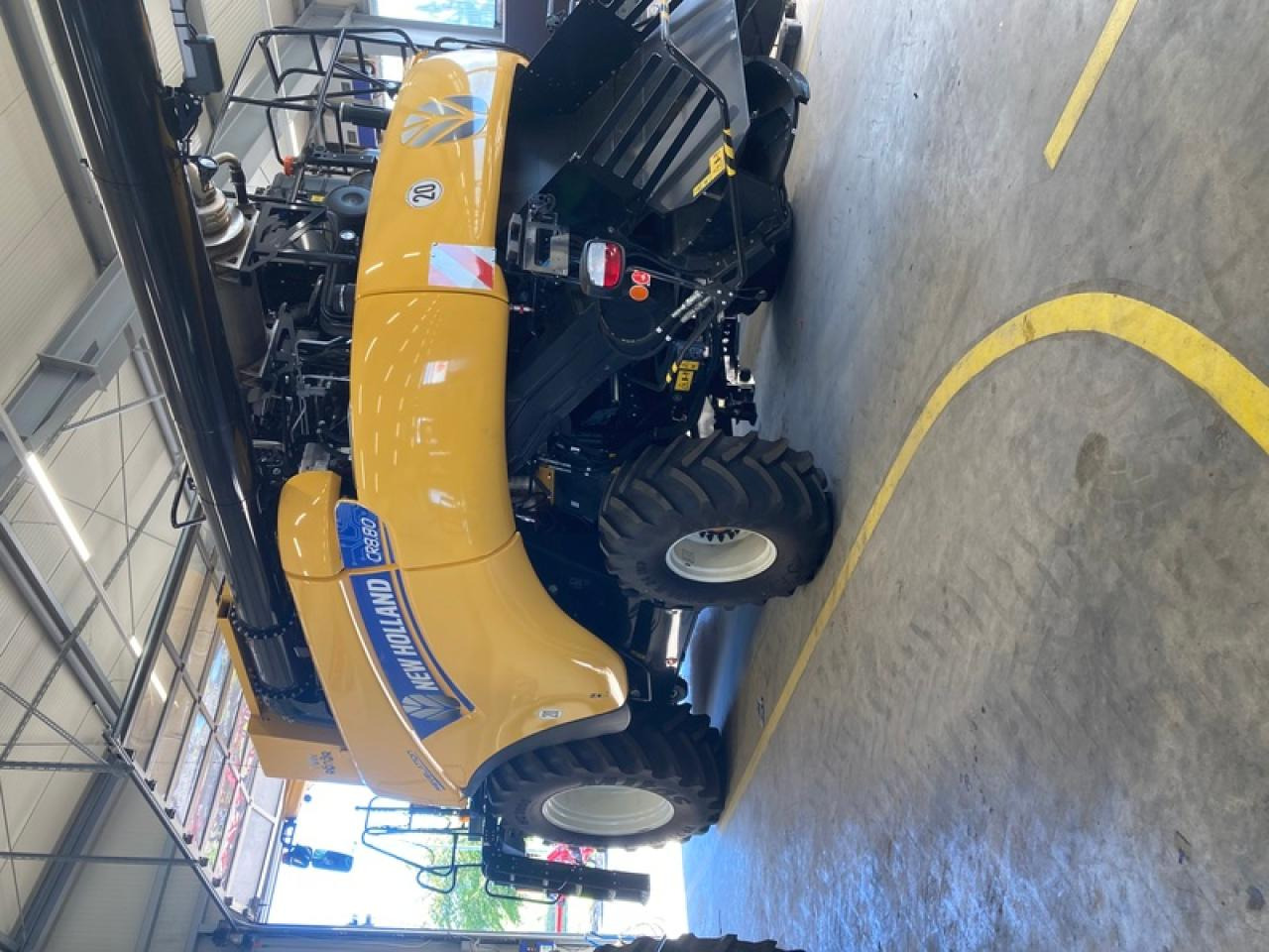 New Holland CR 8.80 + 10,75 VARIFED + SWW - Mietitrebbia: foto 2 New Holland CR 8.80 + 10,75 VARIFED + SWW - Mietitrebbia: foto 2