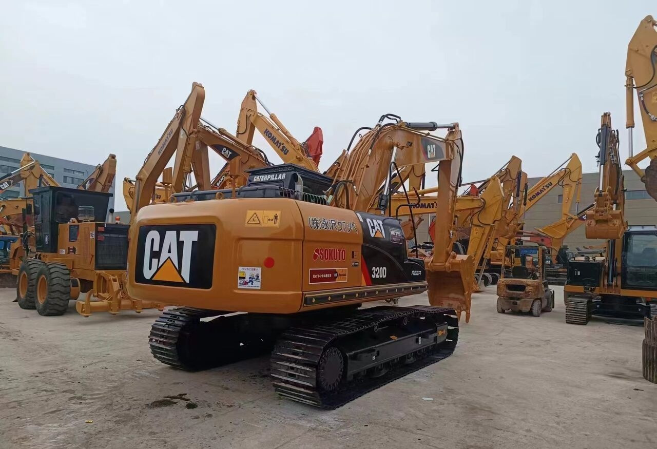 Caterpillar 320D - Escavatore gommato: foto 2 Caterpillar 320D - Escavatore gommato: foto 2