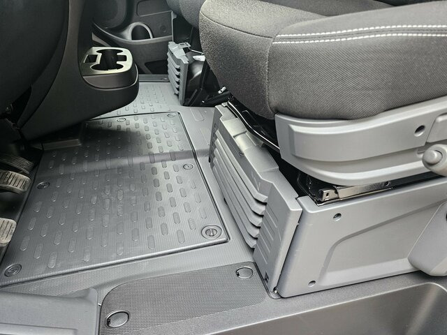 FIAT Ducato 35 140 Serie10-9.2 L2H1 Premium Kabine - Furgone chiuso: foto 4 FIAT Ducato 35 140 Serie10-9.2 L2H1 Premium Kabine - Furgone chiuso: foto 4