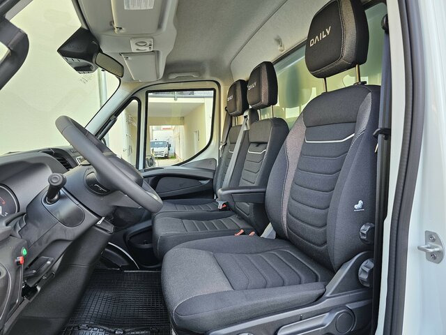 IVECO Daily 35S18 3.0 Koffer LBW Bär ACC LED sofort! - Furgone box: foto 2 IVECO Daily 35S18 3.0 Koffer LBW Bär ACC LED sofort! - Furgone box: foto 2