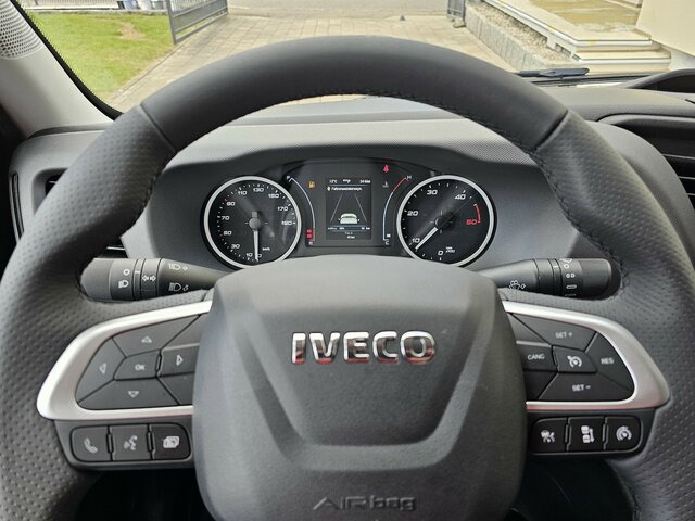 IVECO Daily 35S18HA8 3.0 Hi-Matic AHK Tachograph LED - Furgone box: foto 5 IVECO Daily 35S18HA8 3.0 Hi-Matic AHK Tachograph LED - Furgone box: foto 5