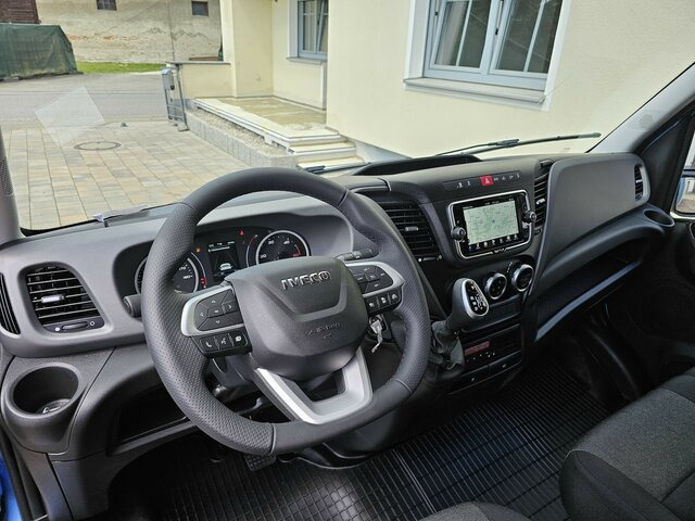 IVECO Daily 35S18HA8 3.0 Hi-Matic AHK Tachograph LED - Furgone box: foto 4 IVECO Daily 35S18HA8 3.0 Hi-Matic AHK Tachograph LED - Furgone box: foto 4