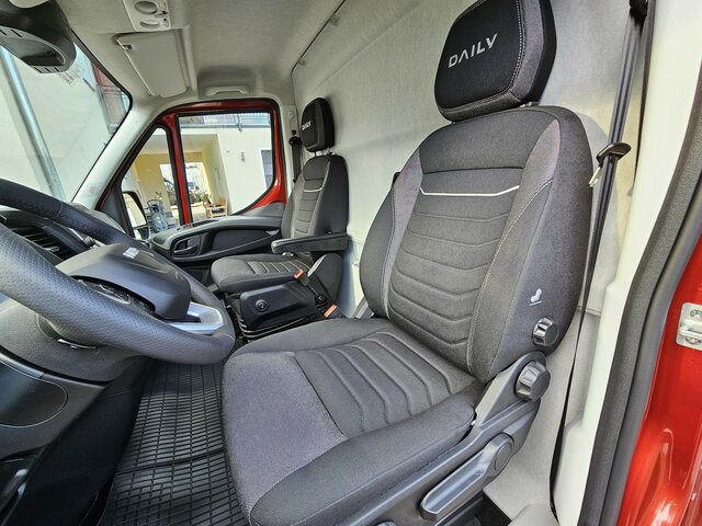IVECO Daily 35S21HA8V Hi-Matic 16m³ XL LED AirPro - Furgone chiuso: foto 4 IVECO Daily 35S21HA8V Hi-Matic 16m³ XL LED AirPro - Furgone chiuso: foto 4