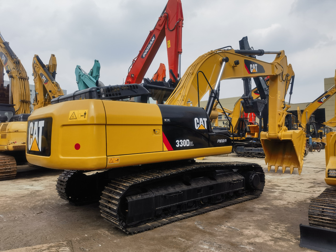 CAT 330D2L Excavator - Escavatore cingolato: foto 2 CAT 330D2L Excavator - Escavatore cingolato: foto 2