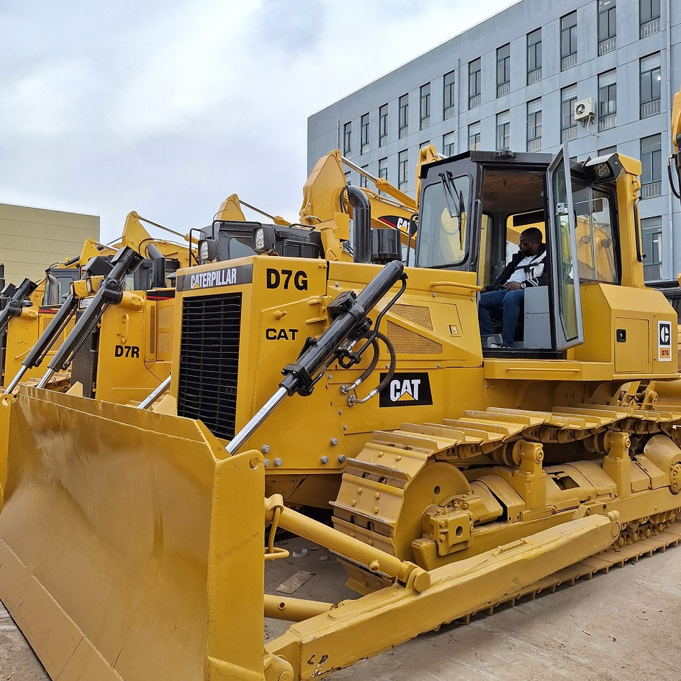 CAT D7G Bulldozer - Bulldozer: foto 1 CAT D7G Bulldozer - Bulldozer: foto 1
