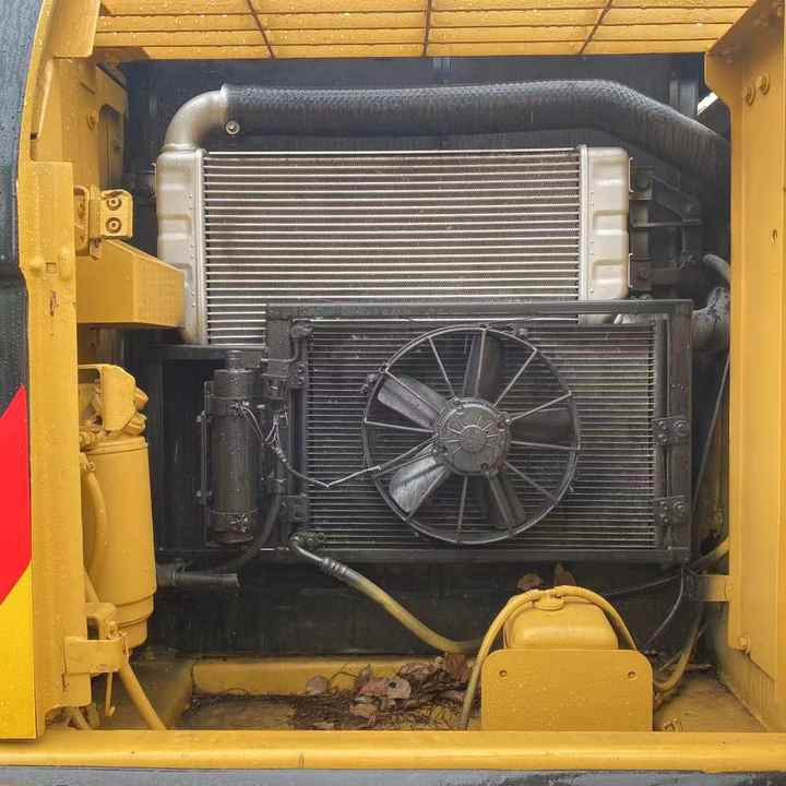 Caterpillar Excavator Original Japan 320d2 Digger CAT 320d2 Good Condition high quality for sale - Escavatore cingolato: foto 4 Caterpillar Excavator Original Japan 320d2 Digger CAT 320d2 Good Condition high quality for sale - Escavatore cingolato: foto 4