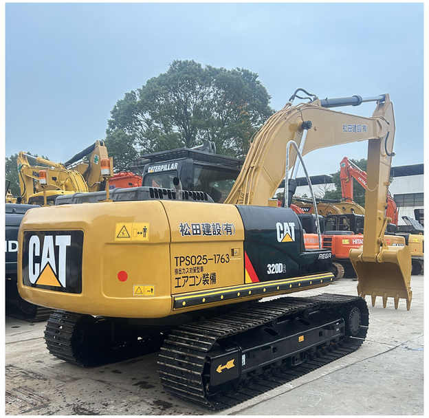 Good condition Used Caterpillar 20 ton excavator CAT 320D2 Excavator CAT 320B 320C 330C 320D crawler excavator for cheap sale - Escavatore cingolato: foto 1 Good condition Used Caterpillar 20 ton excavator CAT 320D2 Excavator CAT 320B 320C 330C 320D crawler excavator for cheap sale - Escavatore cingolato: foto 1