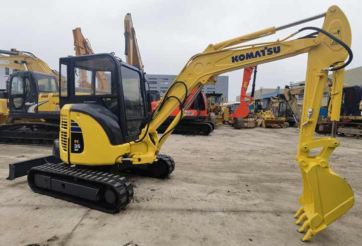 KOMATSU PC35 used excavators mini excavators 3.5 ton used KOMATSU excavators price for sale - Escavatore cingolato: foto 4 KOMATSU PC35 used excavators mini excavators 3.5 ton used KOMATSU excavators price for sale - Escavatore cingolato: foto 4
