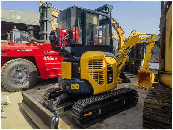 PC30 komatsu hydraulic excavator small digger in good condition on sale - Escavatore cingolato: foto 1 PC30 komatsu hydraulic excavator small digger in good condition on sale - Escavatore cingolato: foto 1