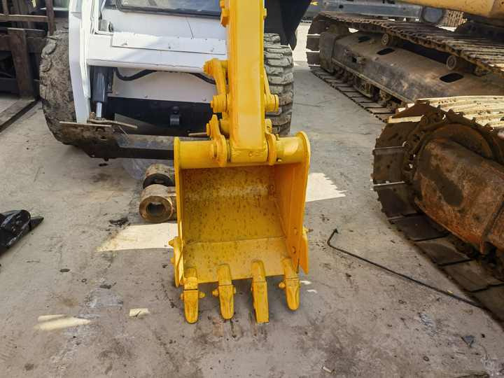 PC30 komatsu hydraulic excavator small digger in good condition on sale - Escavatore cingolato: foto 4 PC30 komatsu hydraulic excavator small digger in good condition on sale - Escavatore cingolato: foto 4