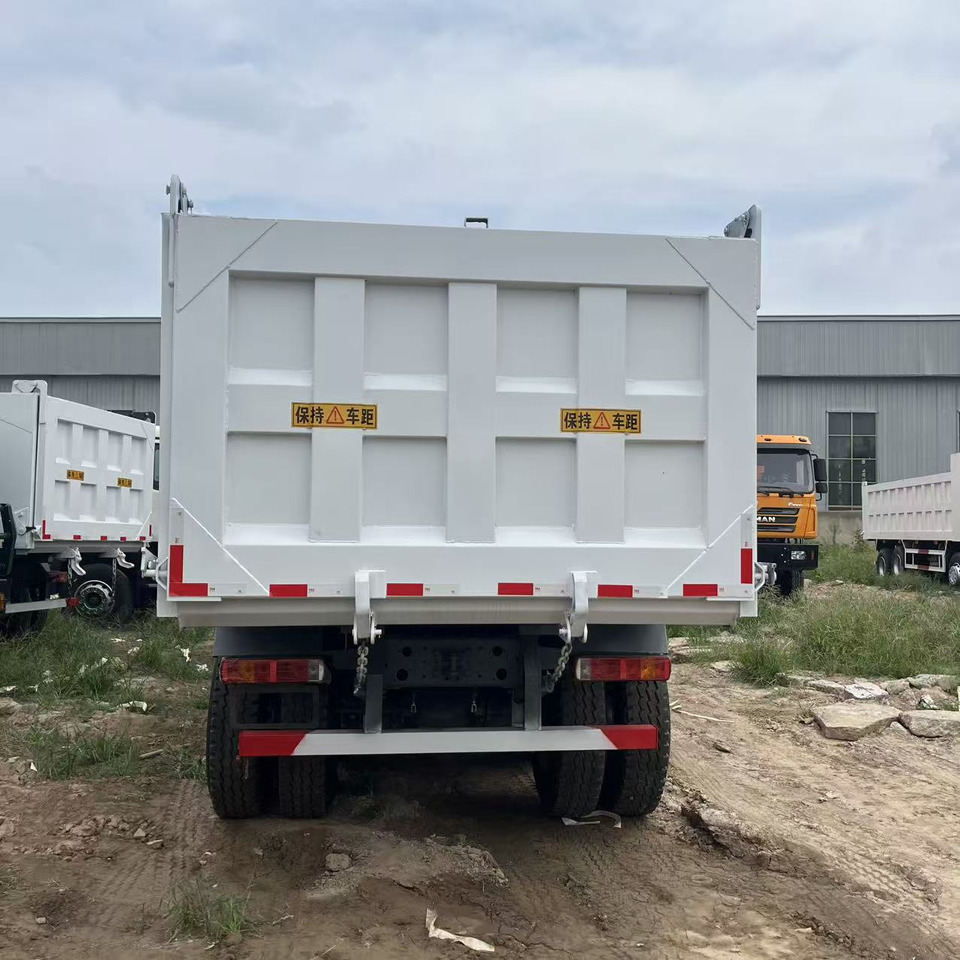 SINOTRUK Howo Dump truck 371hp 6x4 - Autocarro ribaltabile: foto 4 SINOTRUK Howo Dump truck 371hp 6x4 - Autocarro ribaltabile: foto 4