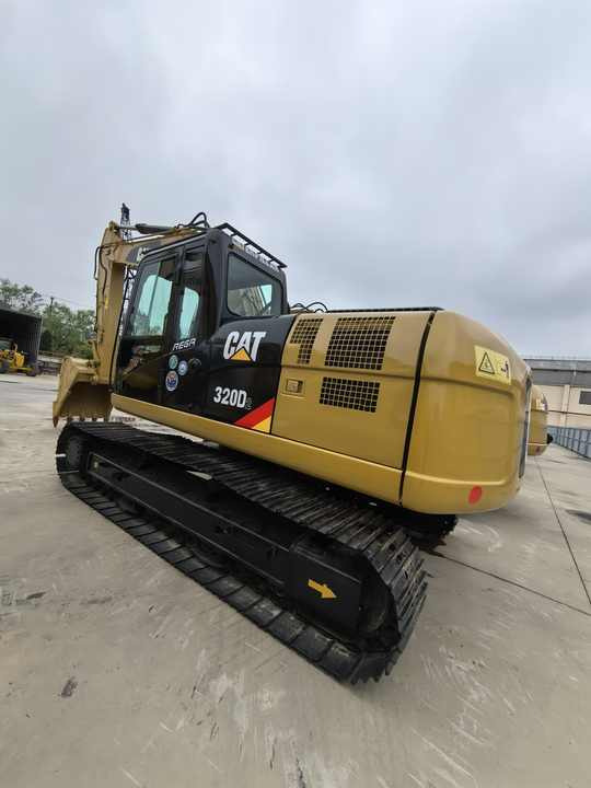 Used CAT 320D excavator in good condition at low price CAT 320D 320D2 320DL excavator for sale cat 320d2 - Escavatore cingolato: foto 3 Used CAT 320D excavator in good condition at low price CAT 320D 320D2 320DL excavator for sale cat 320d2 - Escavatore cingolato: foto 3