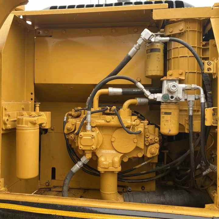 Used Cat excavator 320d Hydraulic crawler digger second hand caterpillar 320d2 for sale - Escavatore cingolato: foto 5 Used Cat excavator 320d Hydraulic crawler digger second hand caterpillar 320d2 for sale - Escavatore cingolato: foto 5