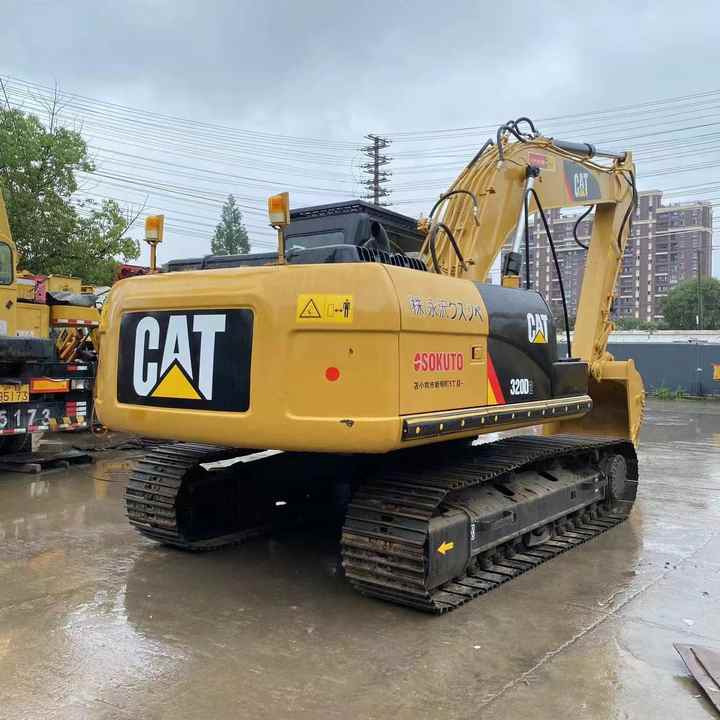 Cheap used excavator second hand cat 320D2 excavator used CAT excavator FOR SALE - Escavatore cingolato: foto 3 Cheap used excavator second hand cat 320D2 excavator used CAT excavator FOR SALE - Escavatore cingolato: foto 3