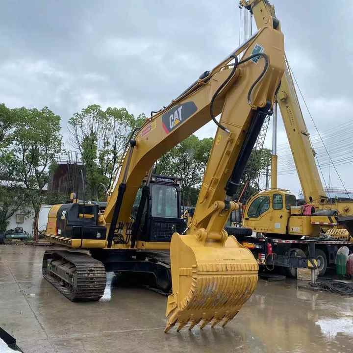 Used engineering cat hydraulic crawler 320d2 excavator used digger for sale - Escavatore cingolato: foto 2 Used engineering cat hydraulic crawler 320d2 excavator used digger for sale - Escavatore cingolato: foto 2