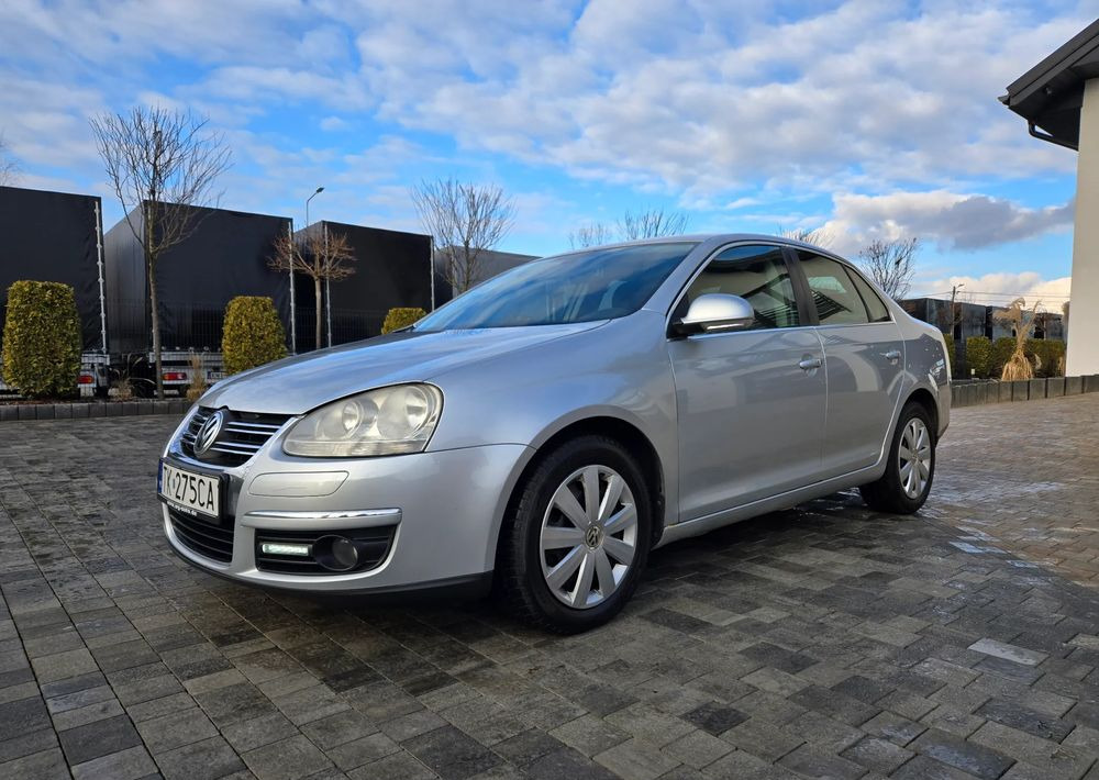 Volkswagen Jetta 2.0 TDI Sportline - Berlina: foto 4 Volkswagen Jetta 2.0 TDI Sportline - Berlina: foto 4