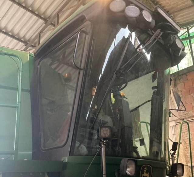 Mietitrebbia John Deere S 560 - Mietitrebbia: foto 1 Mietitrebbia John Deere S 560 - Mietitrebbia: foto 1