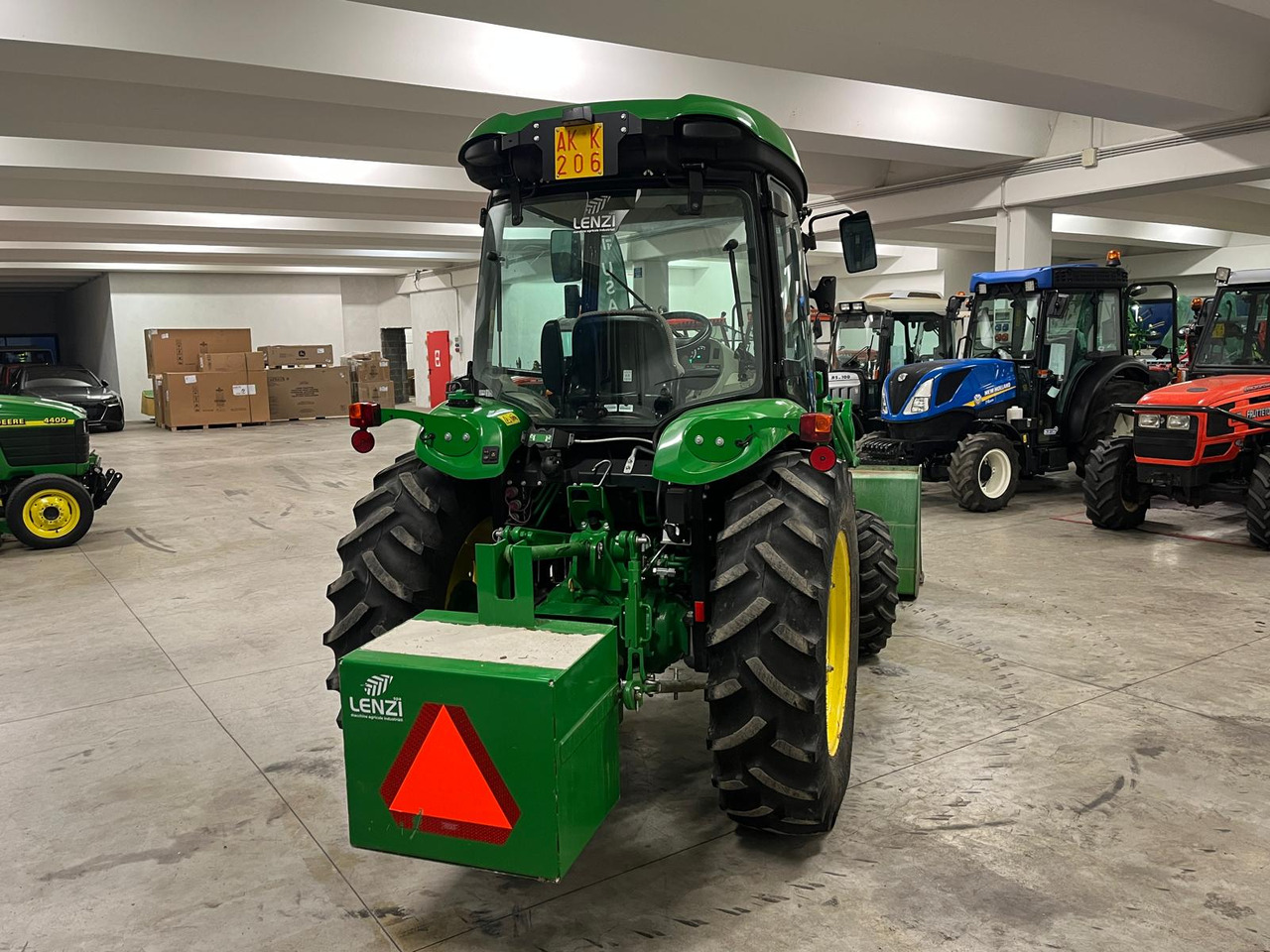 JOHN DEERE 4066 R ( IDROSTATICO ) - Trattore: foto 5 JOHN DEERE 4066 R ( IDROSTATICO ) - Trattore: foto 5