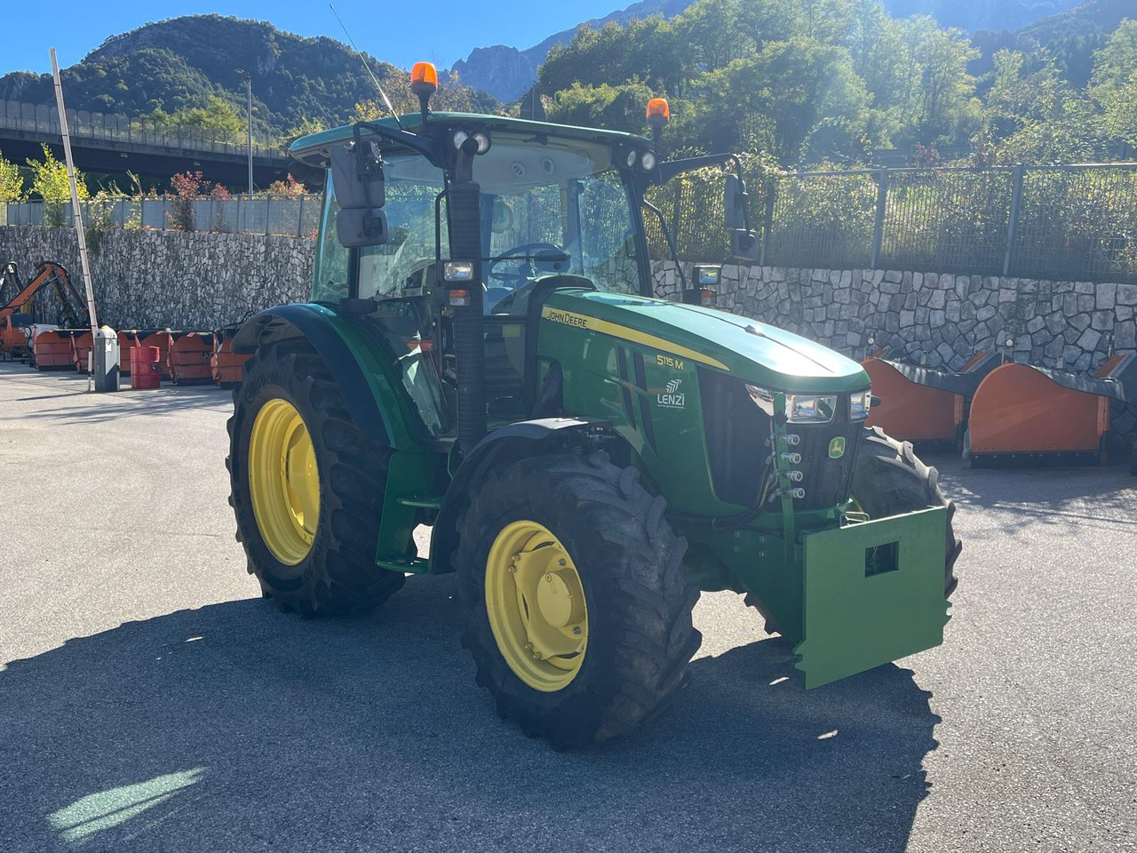 JOHN DEERE 5115M - Trattore: foto 4 JOHN DEERE 5115M - Trattore: foto 4