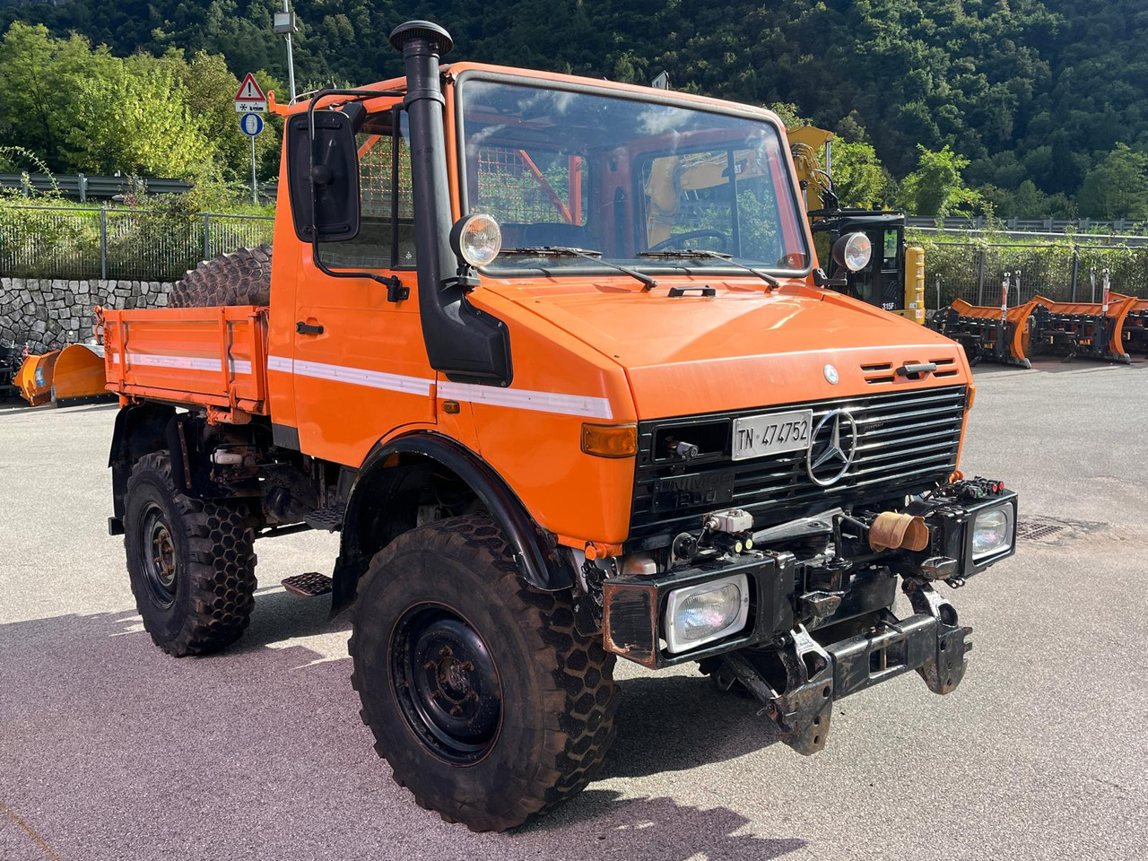 MERCEDES BENZ UNIMOG U1200 – 70 - Autocarro ribaltabile: foto 4 MERCEDES BENZ UNIMOG U1200 – 70 - Autocarro ribaltabile: foto 4