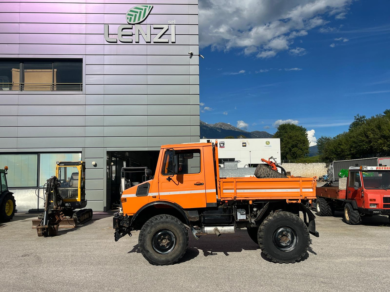 MERCEDES BENZ UNIMOG U1200 – 70 - Autocarro ribaltabile: foto 2 MERCEDES BENZ UNIMOG U1200 – 70 - Autocarro ribaltabile: foto 2