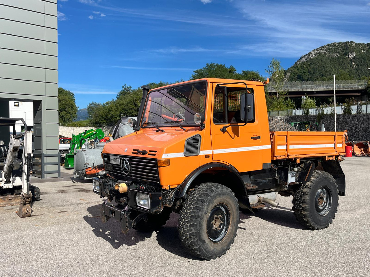 MERCEDES BENZ UNIMOG U1200 – 70 - Autocarro ribaltabile: foto 1 MERCEDES BENZ UNIMOG U1200 – 70 - Autocarro ribaltabile: foto 1