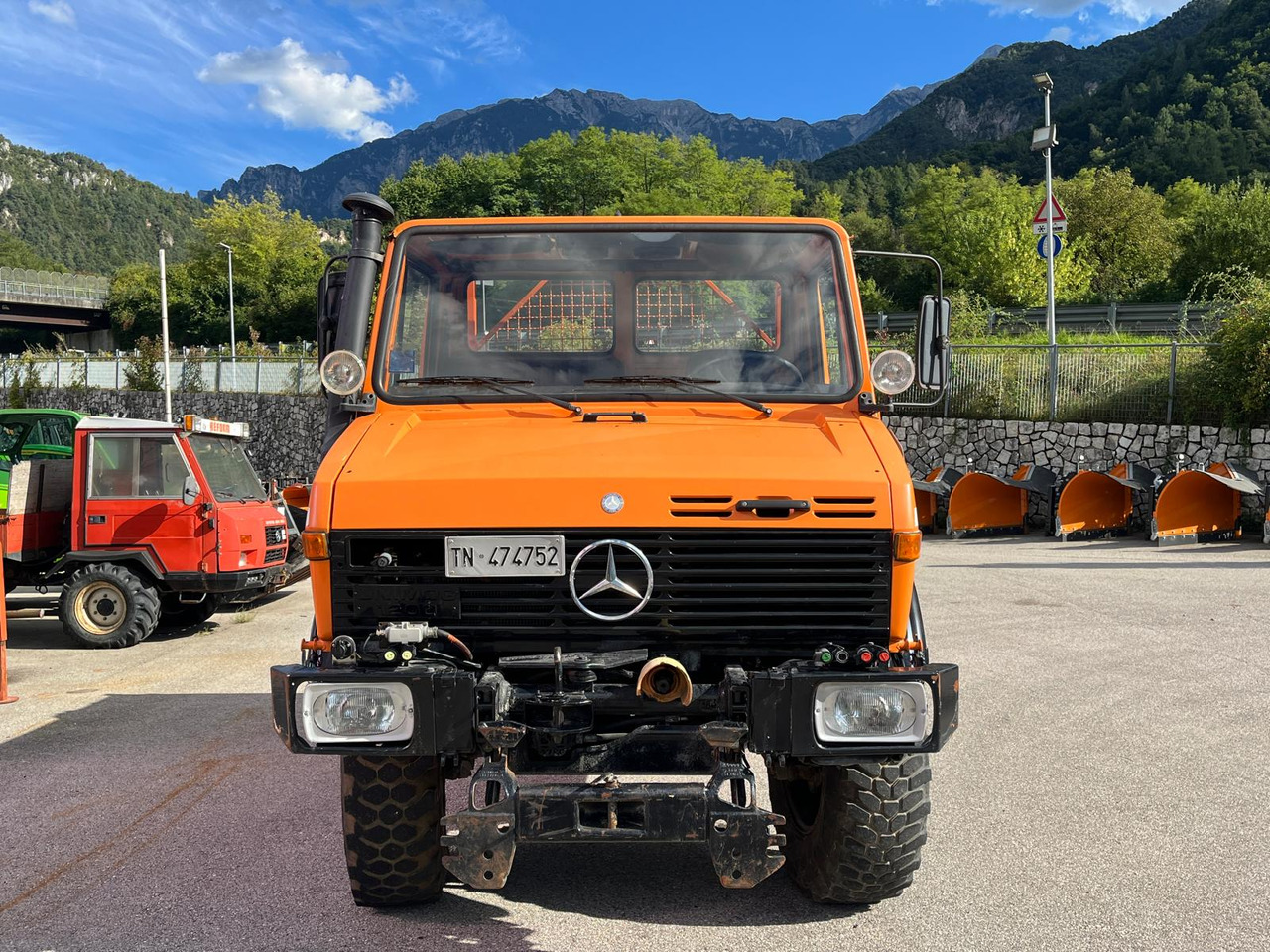 MERCEDES BENZ UNIMOG U1200 – 70 - Autocarro ribaltabile: foto 3 MERCEDES BENZ UNIMOG U1200 – 70 - Autocarro ribaltabile: foto 3