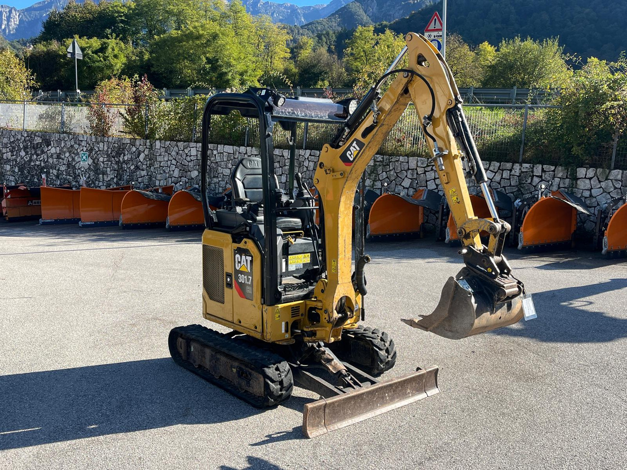 MINIESCAVATORE CAT 301.7 CR - Miniescavatore: foto 4 MINIESCAVATORE CAT 301.7 CR - Miniescavatore: foto 4