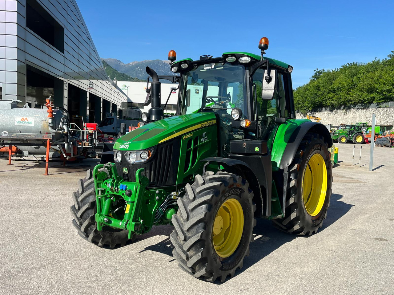 TRATTORE JOHN DEERE 6100M - Trattore: foto 2 TRATTORE JOHN DEERE 6100M - Trattore: foto 2
